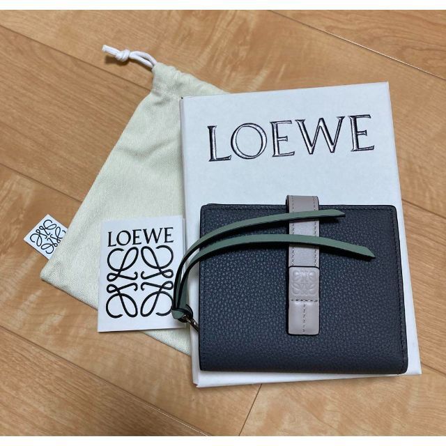 おトク】 LOEWE ロエベ 二つ折り財布 レディース 新品未使用品 - 財布