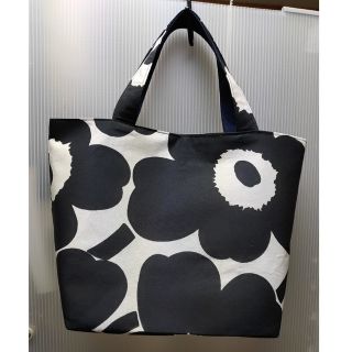 マリメッコ(marimekko)のマリメッコ　少し大きめトート(黒×白)(バッグ)