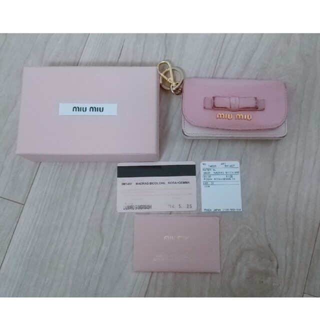 6月までの価格!miu miu マドラス リボン パスケース | フリマアプリ ラクマ