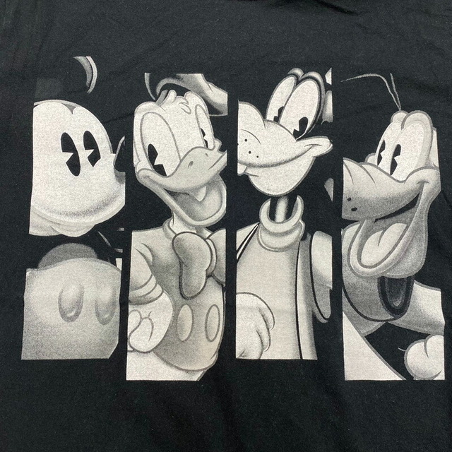 Disney(ディズニー)のディズニー DiSNEY 半袖 Tシャツ プリント サイズ：M ブラック×ホワイト古着 【中古】 メンズのトップス(Tシャツ/カットソー(半袖/袖なし))の商品写真