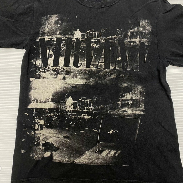 NIRVANA  ニルヴァーナ プリント バンド Tシャツ 半袖 サイズ：S位 ブラック古着 【中古】 メンズのトップス(Tシャツ/カットソー(半袖/袖なし))の商品写真