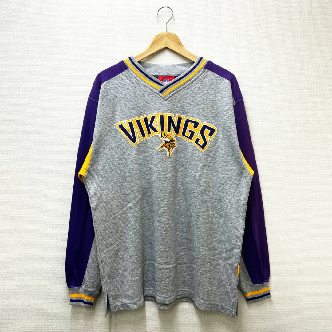 NFL VIKINGS ロンT 切り替え ワッペン 刺繍 ロングスリーブ Tシャツ 長袖 ロゴ サイズ：M グレー×パープル×イエロー古着 【中古】 メンズのトップス(Tシャツ/カットソー(半袖/袖なし))の商品写真