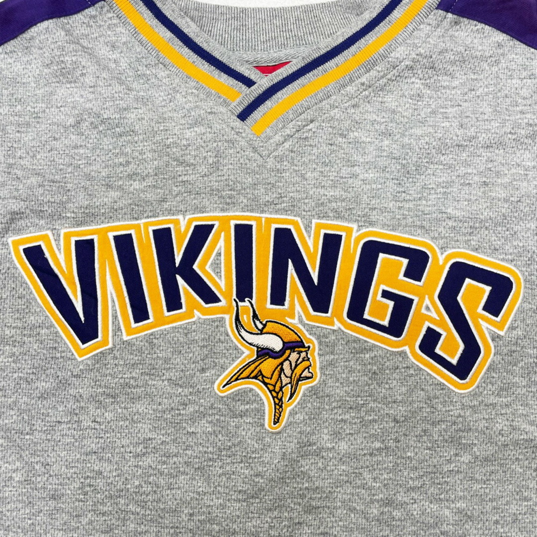 NFL VIKINGS ロンT 切り替え ワッペン 刺繍 ロングスリーブ Tシャツ 長袖 ロゴ サイズ：M グレー×パープル×イエロー古着 【中古】 メンズのトップス(Tシャツ/カットソー(半袖/袖なし))の商品写真