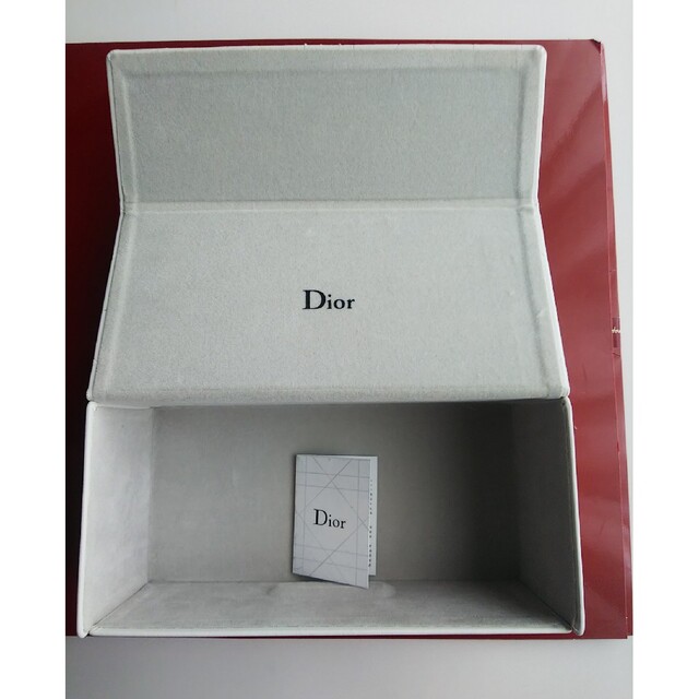 Dior(ディオール)のDior 空き箱 おしゃれ 美品 インテリア/住まい/日用品の収納家具(ケース/ボックス)の商品写真