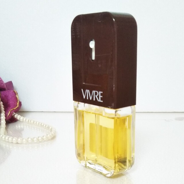 【MOLYNEUX】モリニュー香水  VlVRE  30ml コスメ/美容の香水(ユニセックス)の商品写真