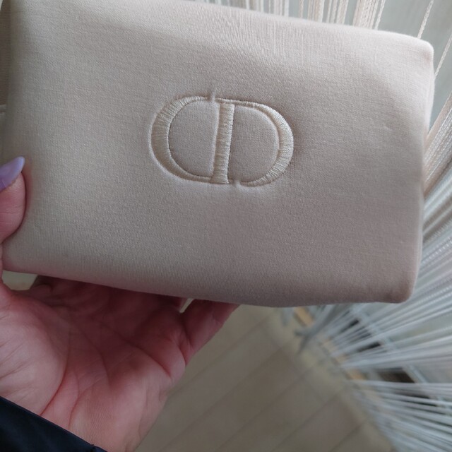 Christian Dior(クリスチャンディオール)の売りつくし値下げ！【新品・未使用】ディオール　ふわモコ　オレンジベージュ・ポーチ レディースのファッション小物(ポーチ)の商品写真