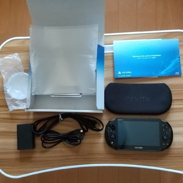 SONY PlayStationVITA 本体  PCH-2000 ZA11