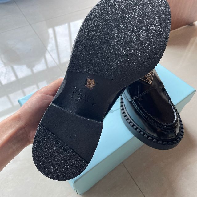 PRADA チョコレート ブラッシュドレザー ローファー 37