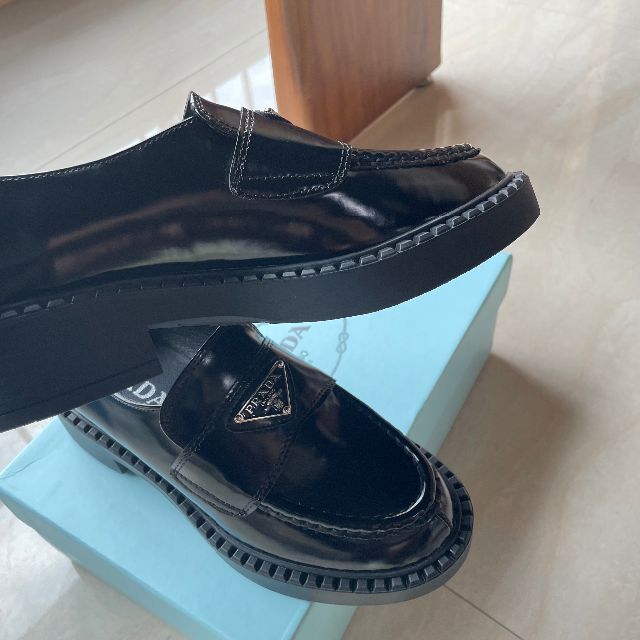 PRADA チョコレート ブラッシュドレザー ローファー 38 人気新品 49.0