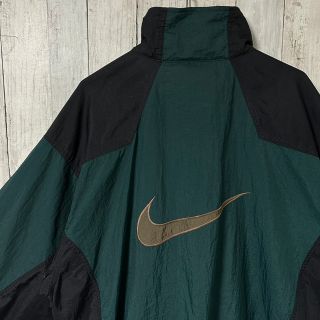 即完売】ナイキ 刺繍ロゴ ブラック プルオーバー ナイロン風ジャケット-