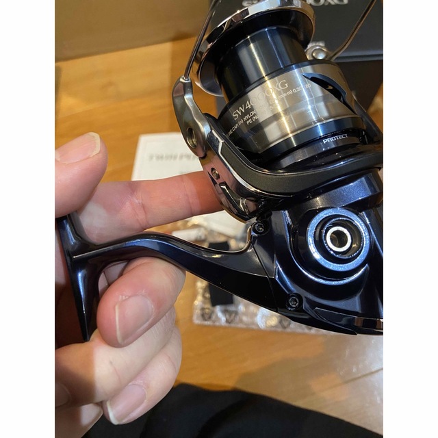 SHIMANO(シマノ)の美品21 シマノ ツインパワーsw 4000XG      #1135 スポーツ/アウトドアのフィッシング(リール)の商品写真