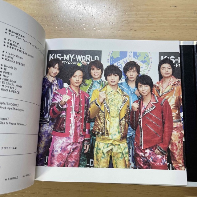 Kis-My-Ft2(キスマイフットツー)のKIS_MY_WORLD 初回限定版　ライブDVD エンタメ/ホビーのタレントグッズ(アイドルグッズ)の商品写真