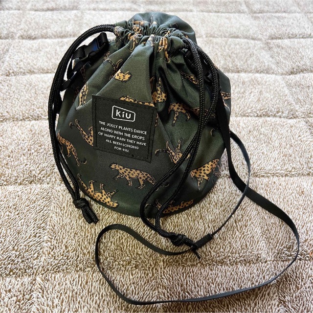 KiU(キウ)の巾着ショルダーバッグ レディースのバッグ(ショルダーバッグ)の商品写真