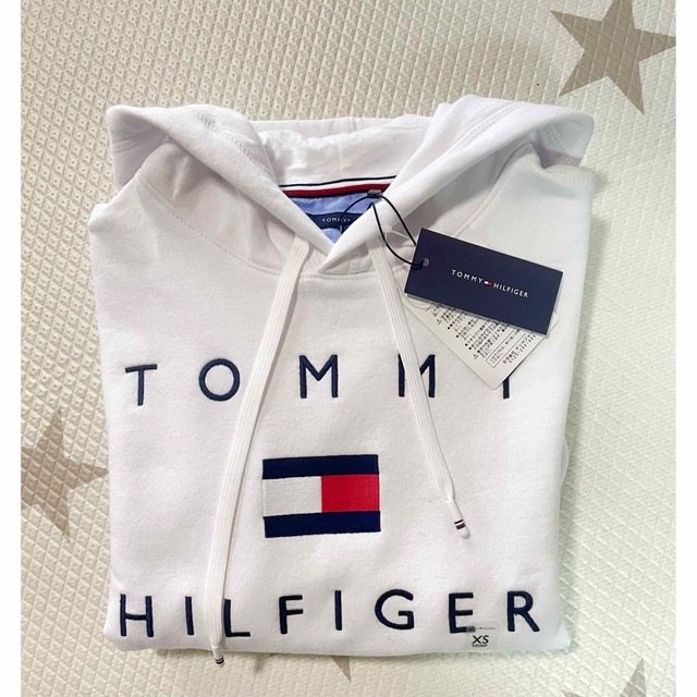 TOMMY HILFIGER(トミーヒルフィガー)のトミーヒルフィガー　スエットパーカーXS  刺繍ロゴ 新品未使用タグ付き レディースのトップス(パーカー)の商品写真