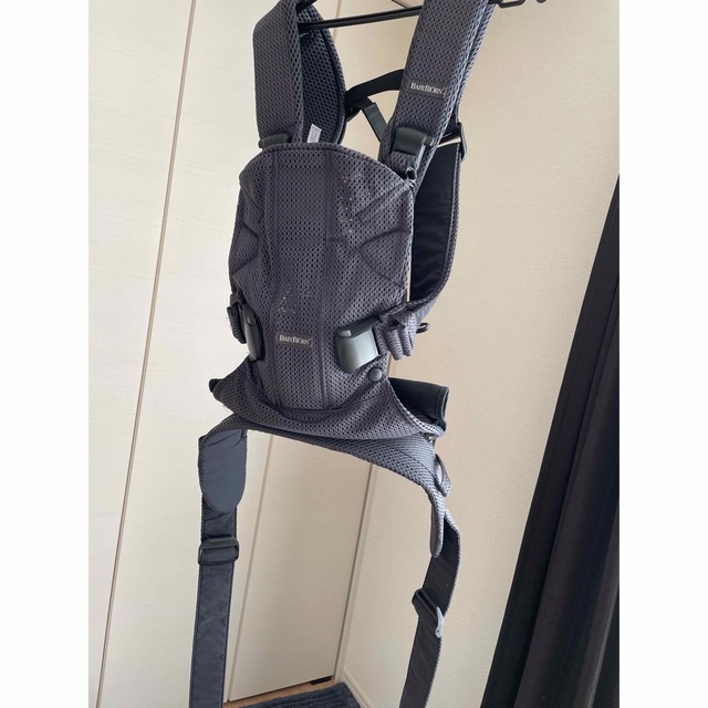 BABYBJORN(ベビービョルン)のベビービョルン　ONE KAI Air  抱っこ紐 キッズ/ベビー/マタニティの外出/移動用品(抱っこひも/おんぶひも)の商品写真