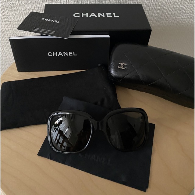 CHANEL(シャネル)のCHANELリボンサングラス 美品 レディースのファッション小物(サングラス/メガネ)の商品写真