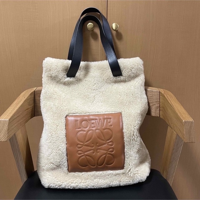 LOEWE(ロエベ)のLOEWE トートバッグ ムートンレザー 名作 メンズのバッグ(トートバッグ)の商品写真