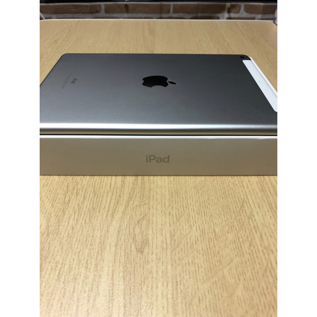 iPad第5世代128GBシルバー　Wi-Fiセルラーモデル