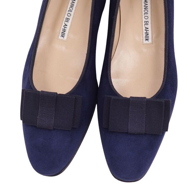 MANOLO BLAHNIK(マノロブラニク)の美品 マノロ・ブラニク Manolo Blahnik パンプス フラットパンプス リボン スウェードレザー ヒール シューズ 靴 レディース 36(23cm相当) ネイビー レディースの靴/シューズ(ハイヒール/パンプス)の商品写真