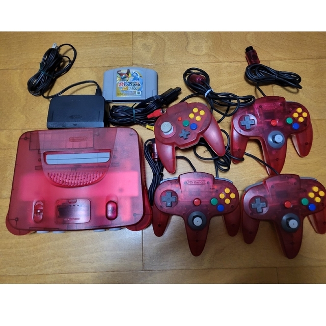 Nintendo 64 クリアレッド コントローラー 4個 すぐ遊べる セット | フリマアプリ ラクマ