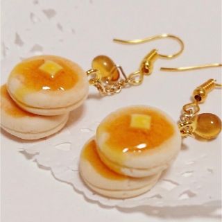 とろ～り蜂蜜たっぷりのホットケーキ ピアス ハンドメイド(ピアス)