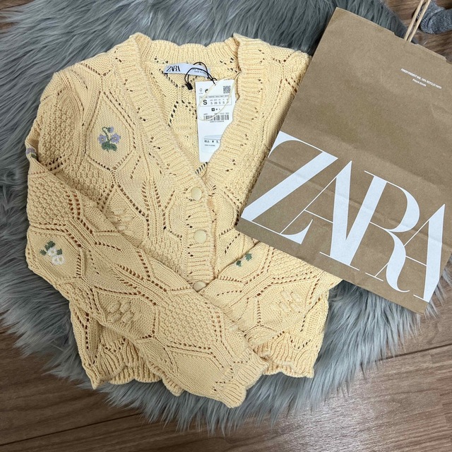 新品未使用タグ付き❗️ ZARA 芍薬柄羽織り