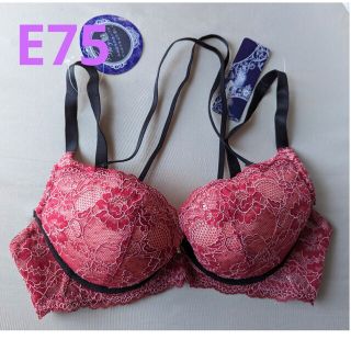 Ｅ７５★Doux rellia★Ｗパットデコルテ魅せ★セクシーブラジャー★新品(ブラ)