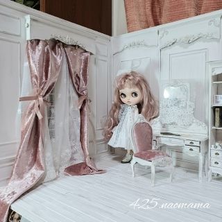 sold♡白いドールハウス&飾り階段と小さなパティオ付き♡の通販 by