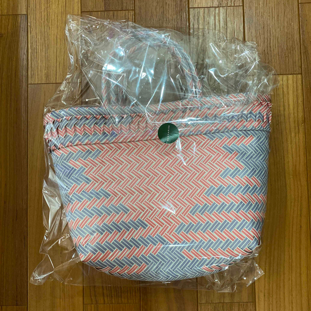 (モア様専用)MEKEARISA pink×purple sizeS レディースのバッグ(かごバッグ/ストローバッグ)の商品写真