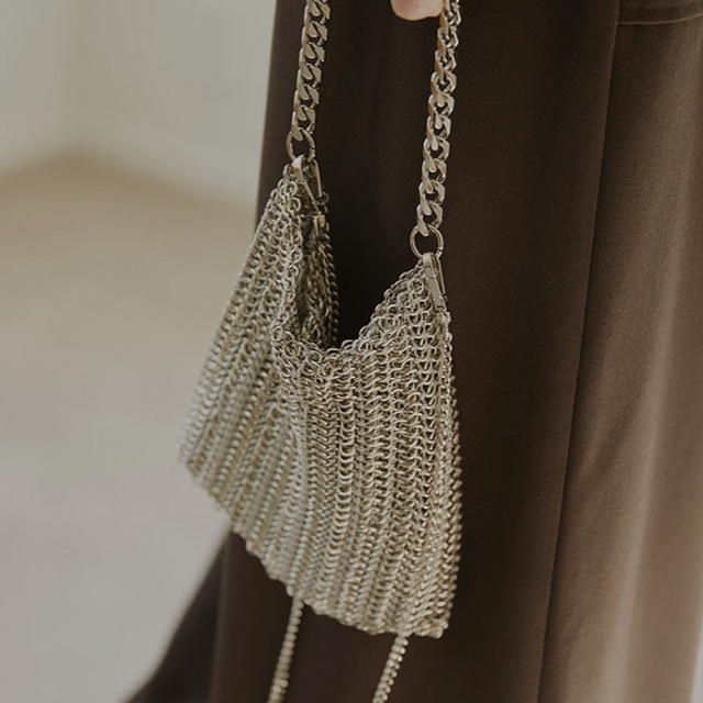 Ameri VINTAGE(アメリヴィンテージ)の【Ameri  VINTAGE】HEAVY CHAIN MESH BAG レディースのバッグ(ショルダーバッグ)の商品写真