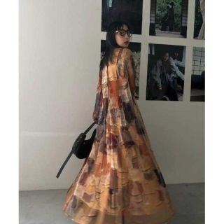 アメリヴィンテージ(Ameri VINTAGE)の新品 未開封 アメリ UND GYPSUM ART DRESS ベージュ(ロングワンピース/マキシワンピース)