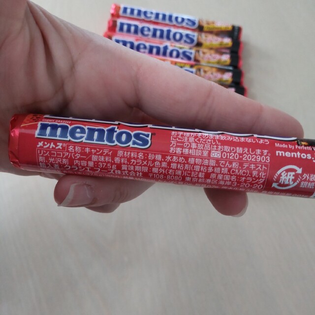 ko様専用です！　コーラ　メントス　mentos　11個セット 食品/飲料/酒の食品(菓子/デザート)の商品写真