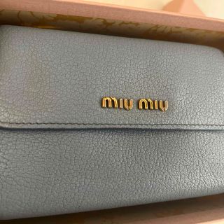 ミュウミュウ(miumiu)の【美品】miumiu ブルー　財布(財布)