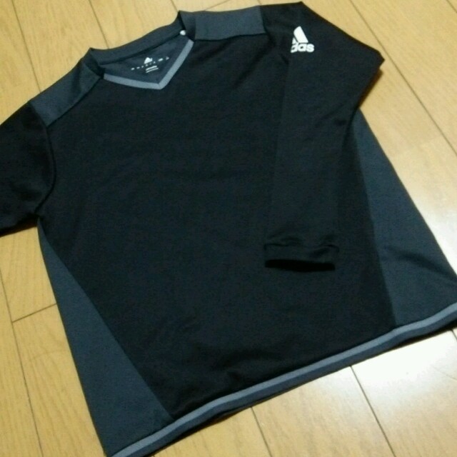 adidas(アディダス)の美品☆adidasトップス キッズ/ベビー/マタニティのキッズ服男の子用(90cm~)(Tシャツ/カットソー)の商品写真