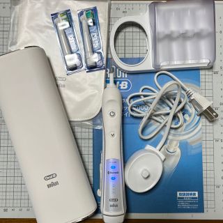 ブラウン(BRAUN)のブラウン オーラルB プラチナ・ホワイト7000 セット 説明書付(電動歯ブラシ)