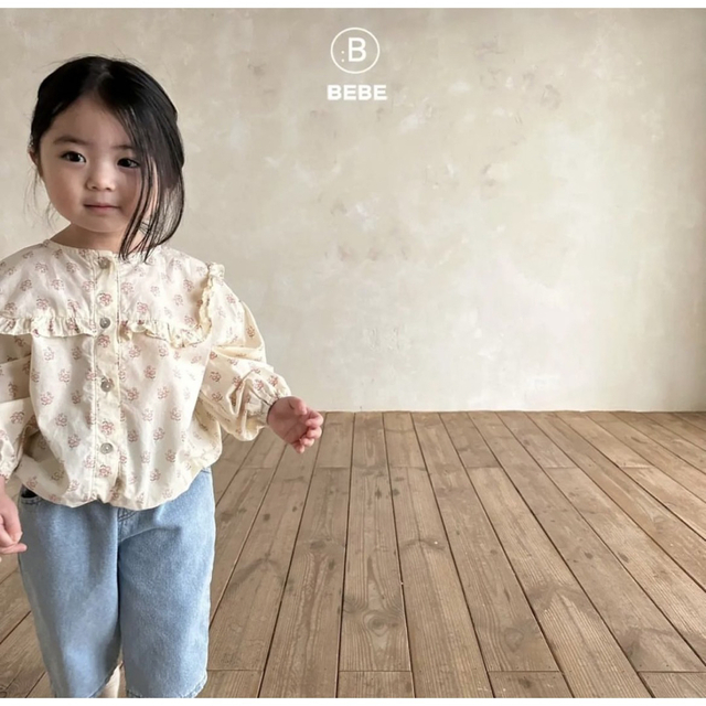 韓国子供服　frill blouse ベビー服　ベビーブラウス　ベビーシャツ キッズ/ベビー/マタニティのベビー服(~85cm)(シャツ/カットソー)の商品写真
