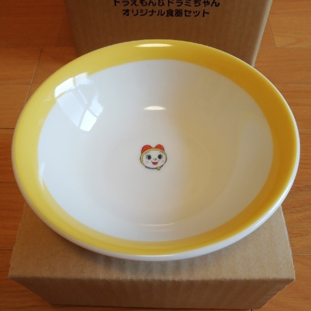 ドラえもん(ドラエモン)の【食器】ドラえもん＆ドラミちゃん　オリジナル食器セット（プレート＆ボウル） インテリア/住まい/日用品のキッチン/食器(食器)の商品写真