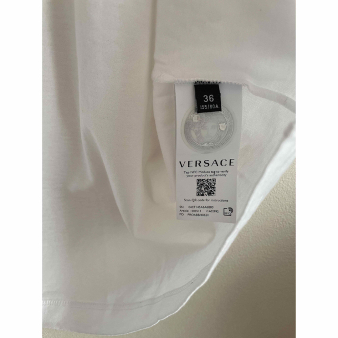 VERSACE(ヴェルサーチ)のVersace Tシャツ レディースのトップス(Tシャツ(半袖/袖なし))の商品写真