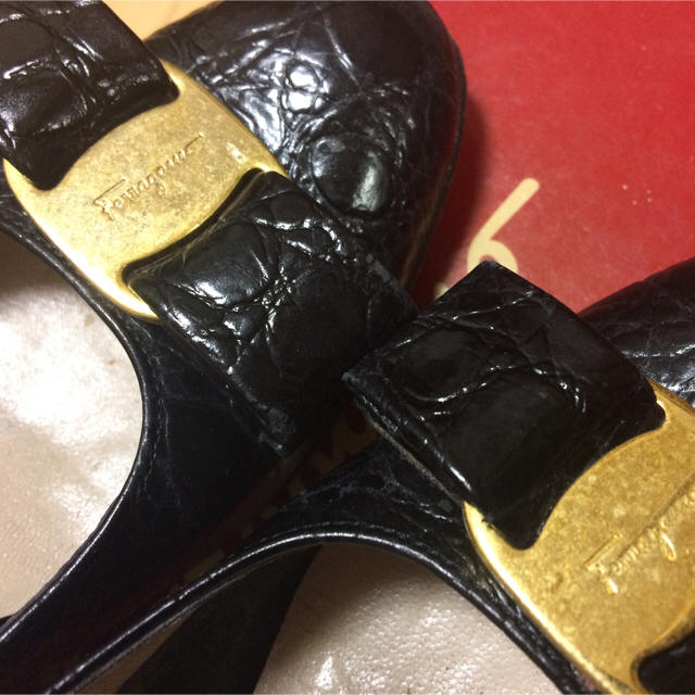 Salvatore Ferragamo(サルヴァトーレフェラガモ)のferragamo ヴァラ レディースの靴/シューズ(ハイヒール/パンプス)の商品写真