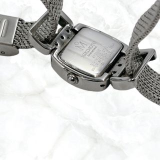 【稼動品】MIKIMOTO ホワイトシェル文字盤 パール 真珠6珠 腕時計