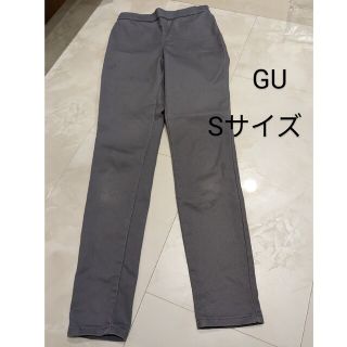 ジーユー(GU)のGU　レディース　パンツ　Sサイズ　スキニーパンツ(スキニーパンツ)