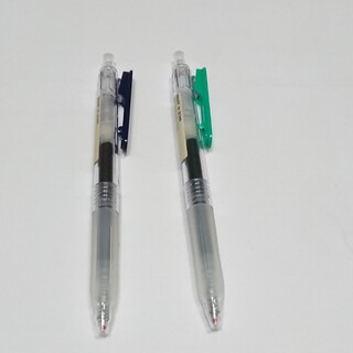 ムジルシリョウヒン(MUJI (無印良品))の無印良品 さらさら描けるゲルボールペン ノック式緑、ブルーブラック 0.5mm(ペン/マーカー)