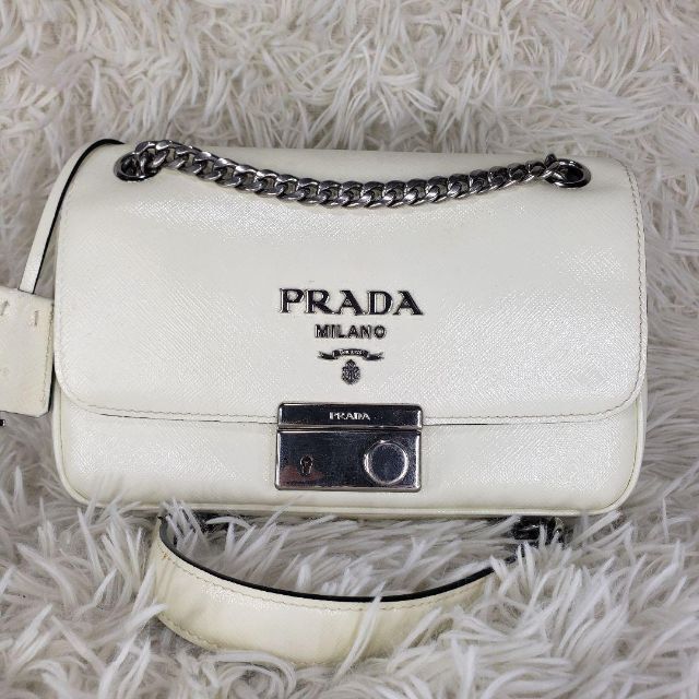 PRADA プラダ ショルダーバッグ チェーン ハンドバッグ フラップ 現行