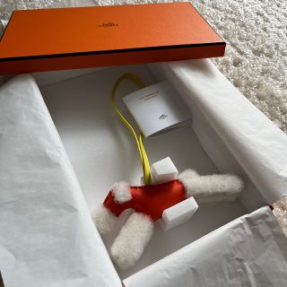 エルメス(Hermes)のエルメス　HERMES バディ　犬　オレンジ　ライム　バイカラー　新品　チャーム(バッグチャーム)