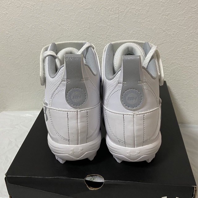 新品 UNDER ARMOUR パーパーモデル27cm スパイク 限定