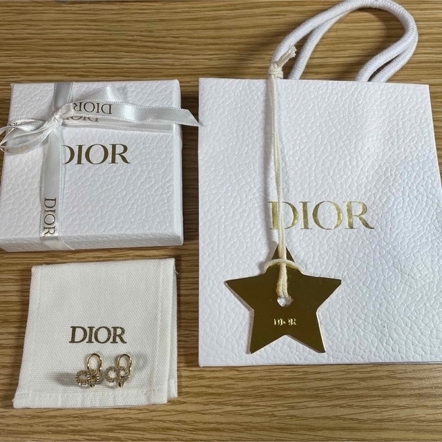 Dior(ディオール)のお値下げ中！【DIOR正規品】イヤリング レディースのアクセサリー(イヤリング)の商品写真