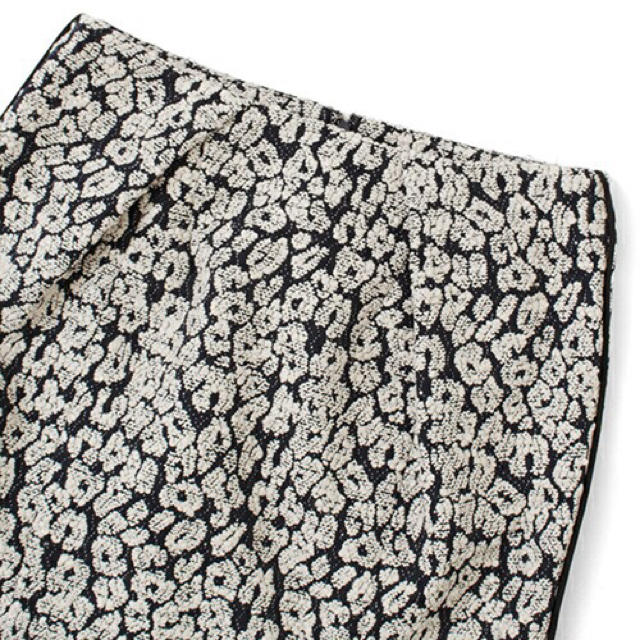 URBAN RESEARCH(アーバンリサーチ)の定価1.3万円♡美品♡URBAN RESEARCH♡レオパード刺繍ミニスカート レディースのスカート(ミニスカート)の商品写真