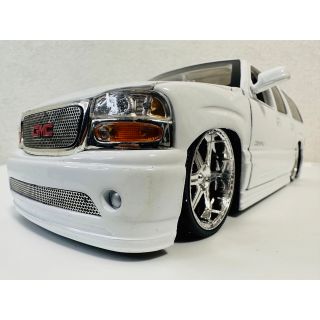 シボレー(Chevrolet)のJada/'02 GMC Yukonユーコン Denaliデナリ 1/24 絶版(ミニカー)