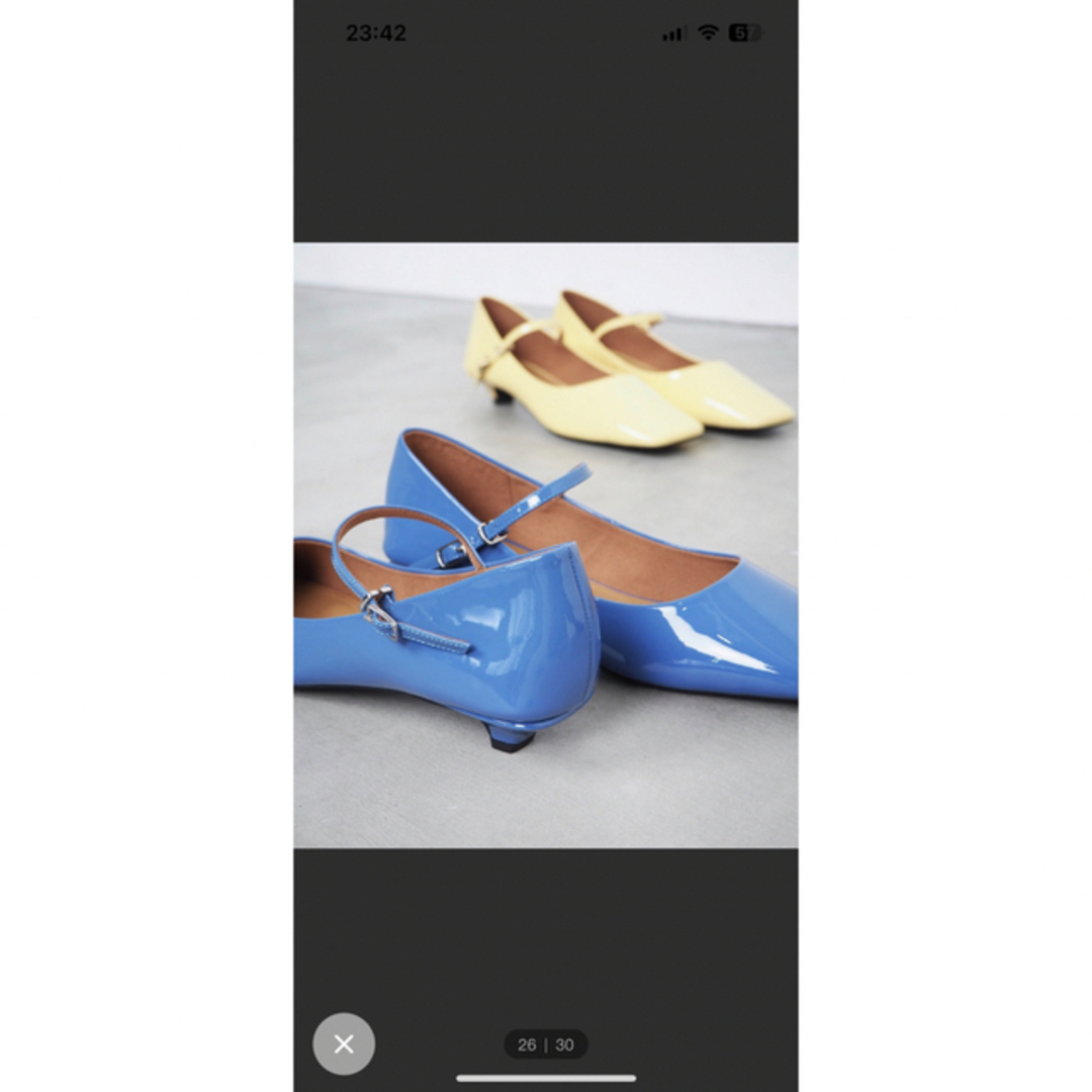 Daniella&GEMMA(ダニエラアンドジェマ)の新品未使用！ダニエラジェマ　スクエアトゥエナメルストラップパンプス レディースの靴/シューズ(ハイヒール/パンプス)の商品写真