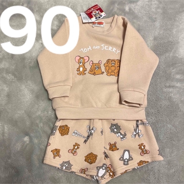 新品　トムとジェリーのトレーナーと短パン　90 キッズ/ベビー/マタニティのキッズ服女の子用(90cm~)(パジャマ)の商品写真